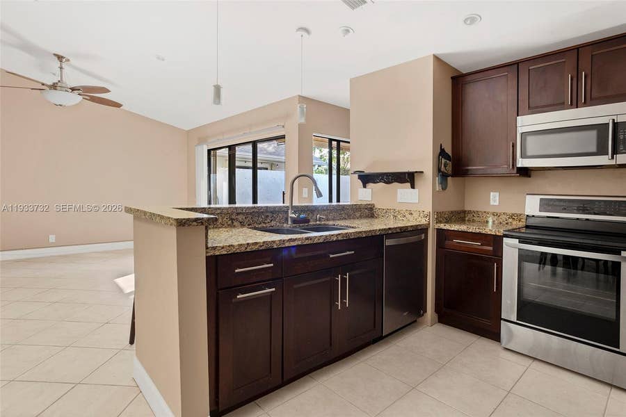 Property photo for 3074 S Oakland Forest Drive, #702, Oakland Park, FL