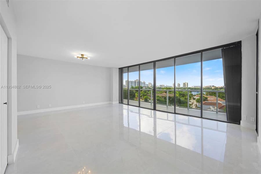 Property photo for 20281 E Country Club Drive, #501, Aventura, FL