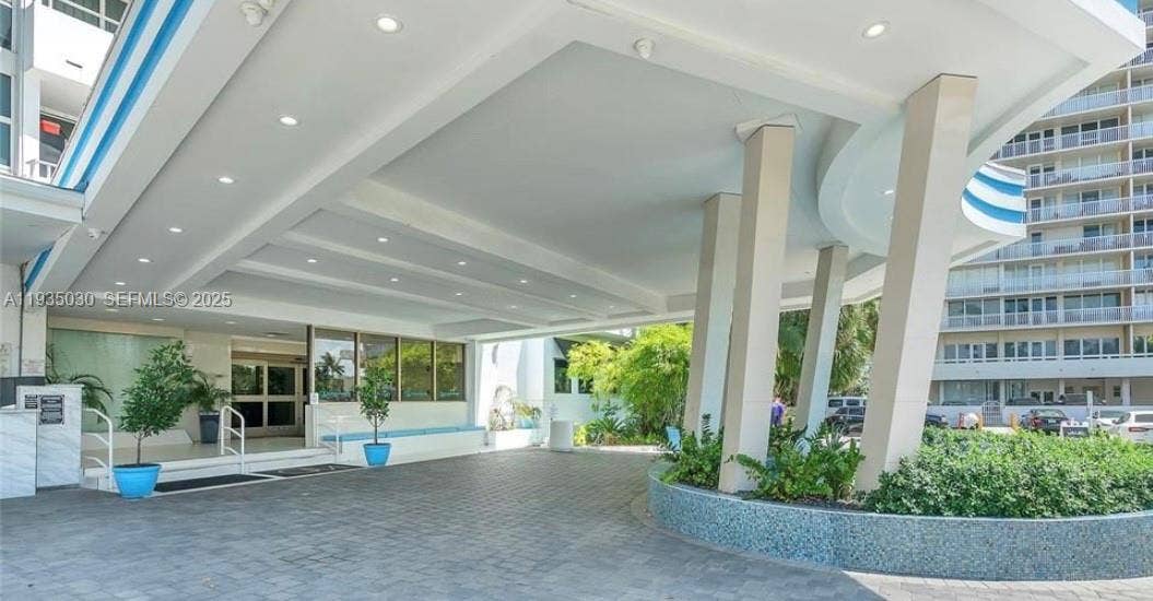 4040 Galt Ocean Drive, #605, Fort Lauderdale, FL 33308 Photo 21