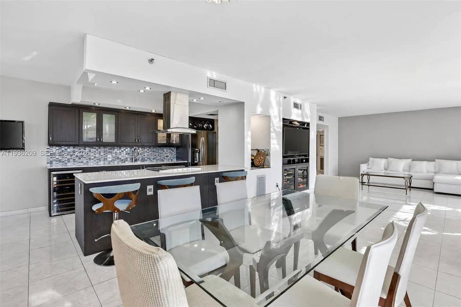 Property photo for 20281 E Country Club Drive, #201, Aventura, FL