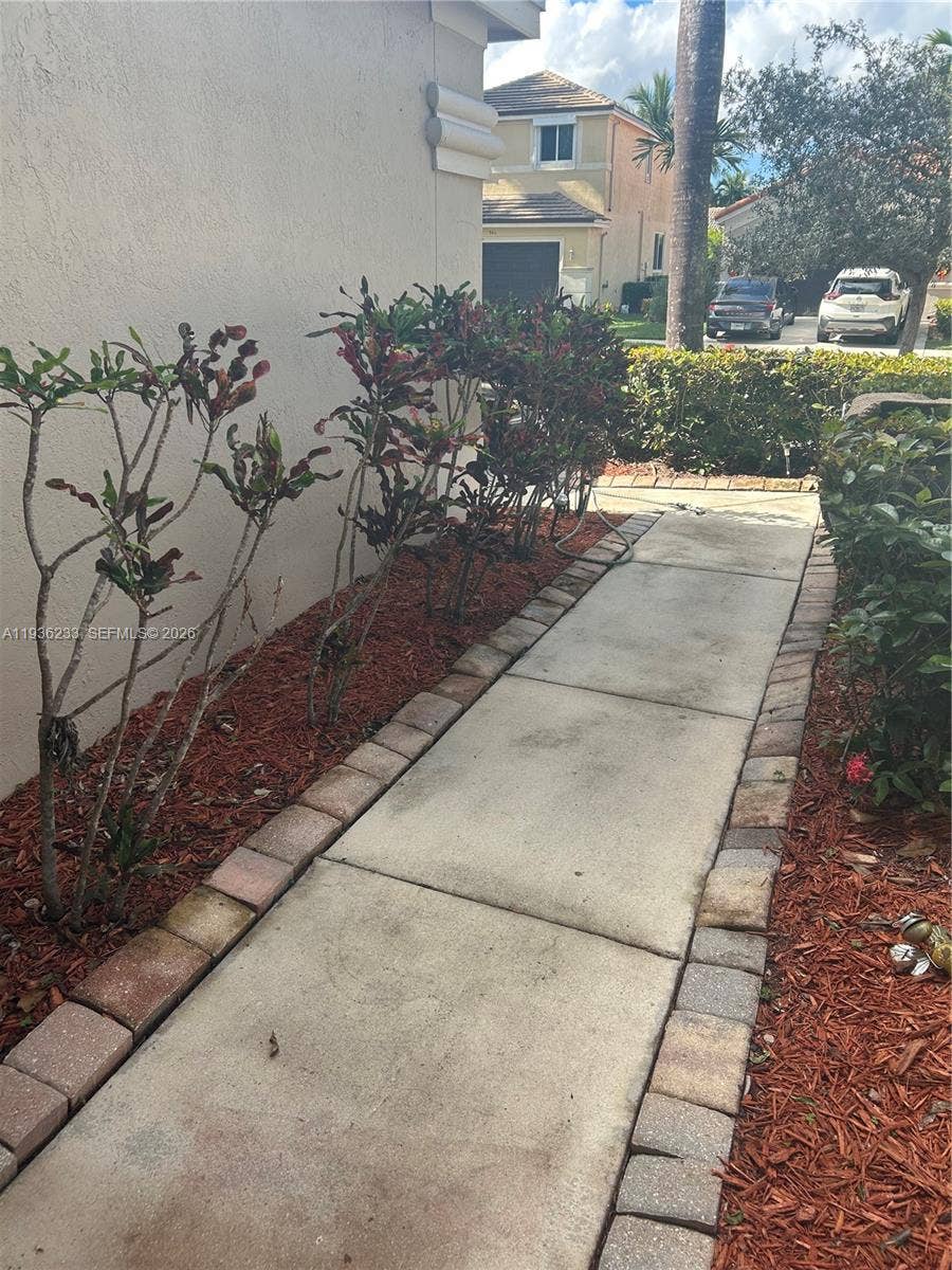 948 NW Phoenix Way, Weston, FL 33327 Photo 3