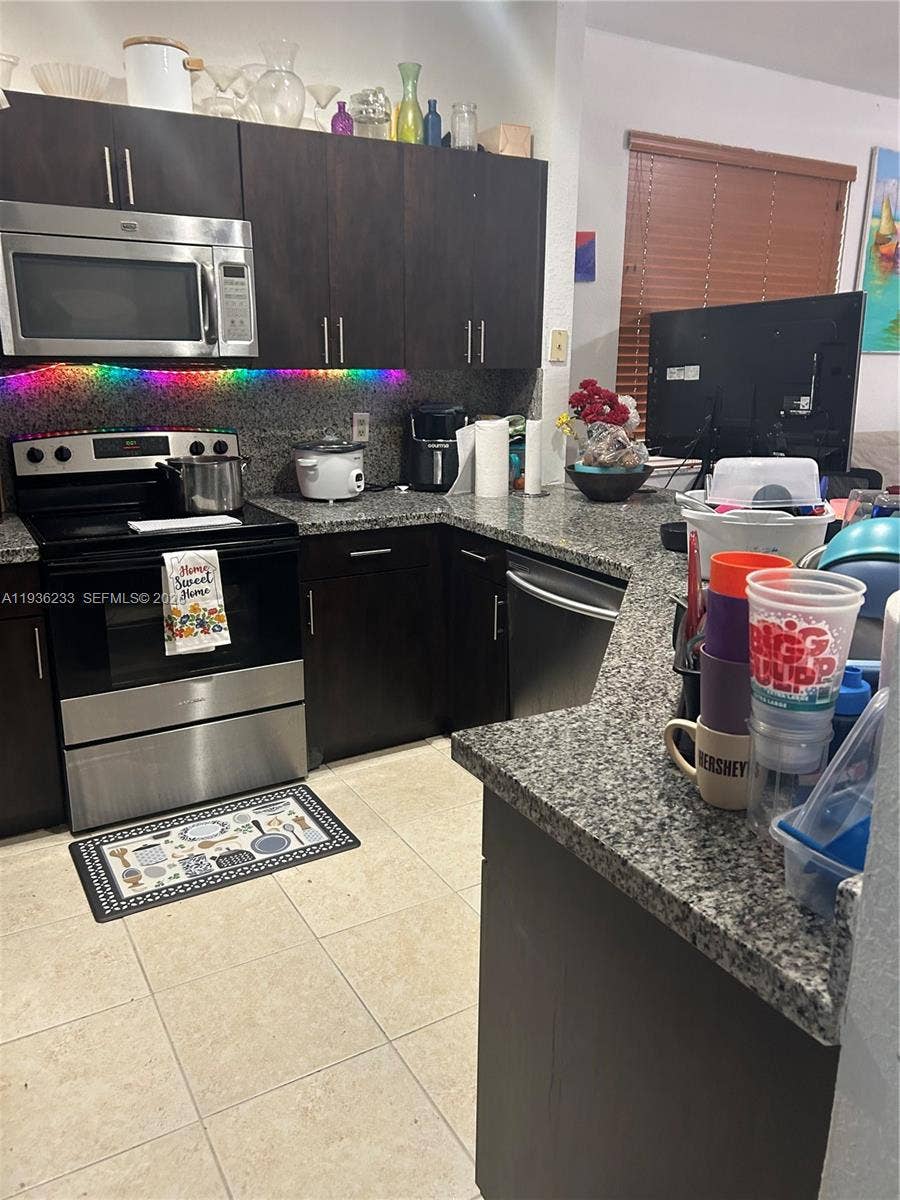 948 NW Phoenix Way, Weston, FL 33327 Photo 11