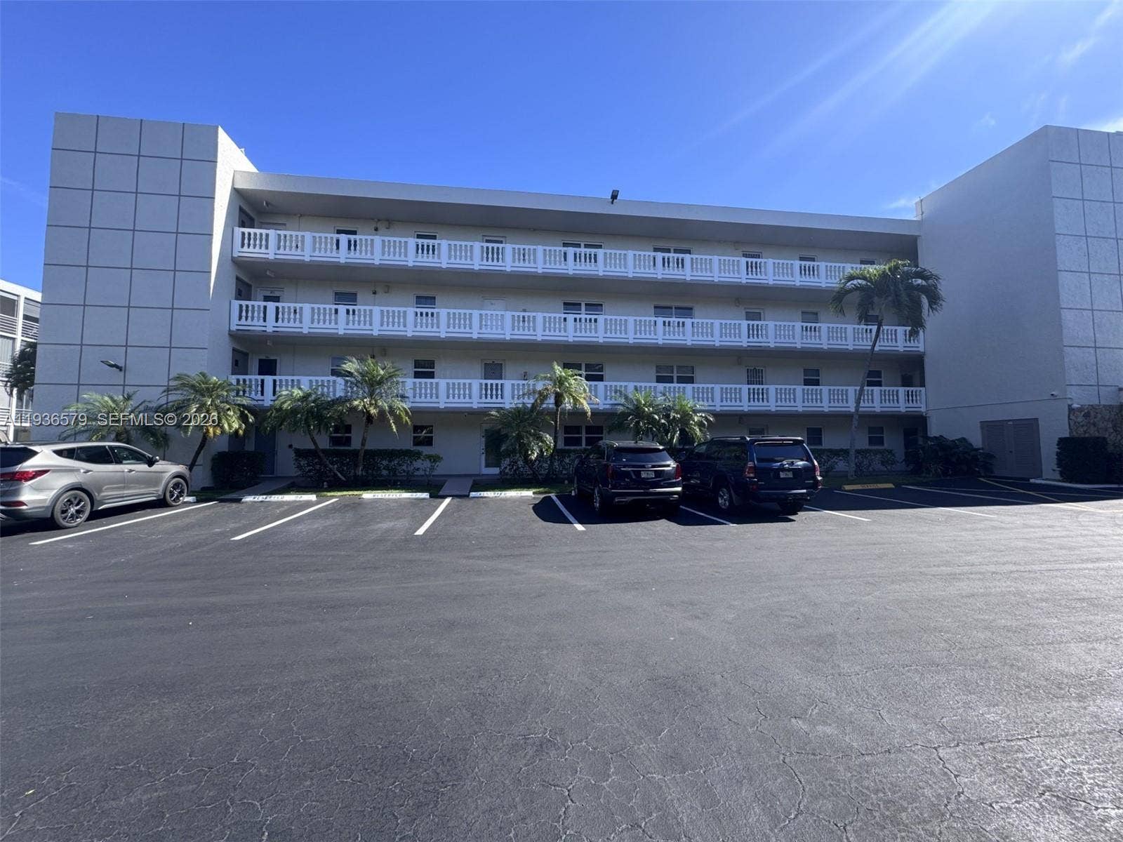 1025 SE 3rd Avenue, #102, Dania Beach, FL 33004 Front view