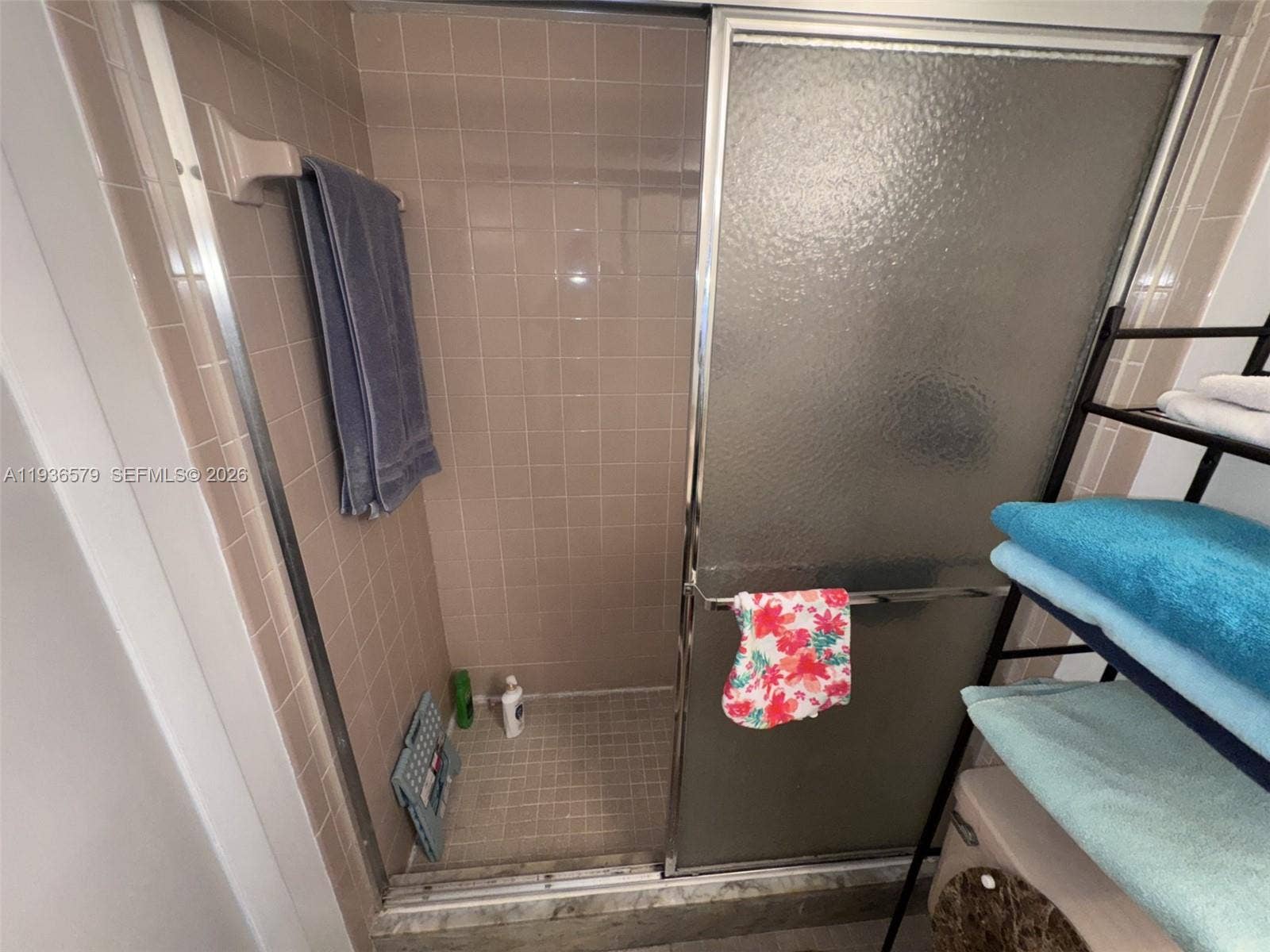 1025 SE 3rd Avenue, #102, Dania Beach, FL 33004 Master bath