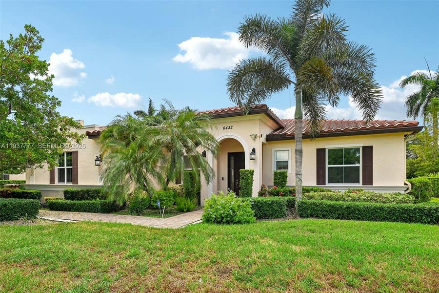 Property photo for 6432 SW 55th Place, Davie, FL