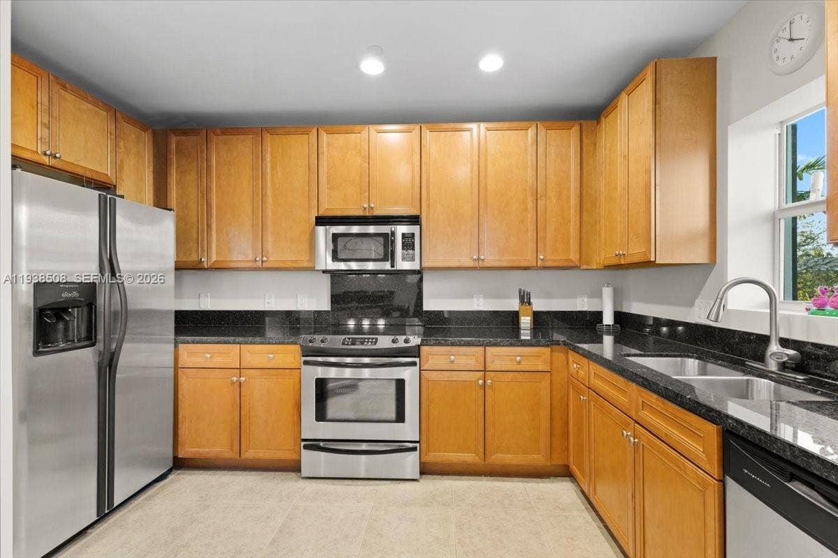 630 SE 15th Street, #3, Fort Lauderdale, FL 33316 Photo 4