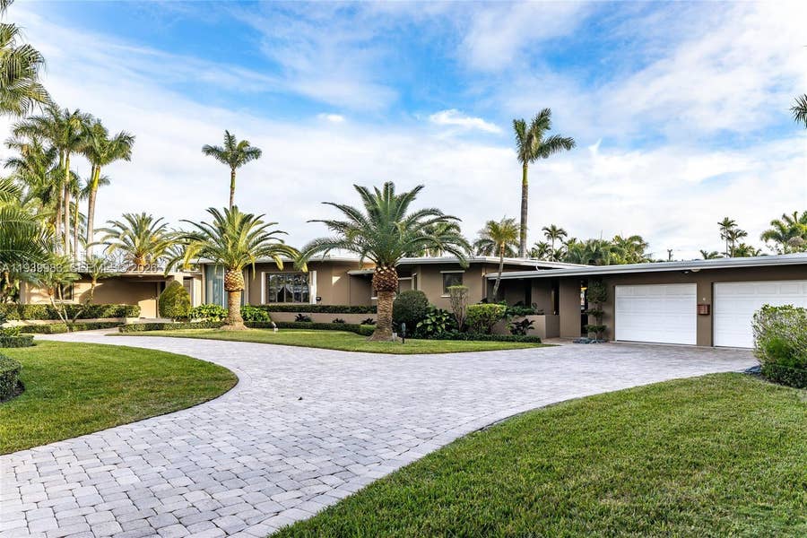Property photo for 950 S Southlake Drive, #950, Hollywood, FL