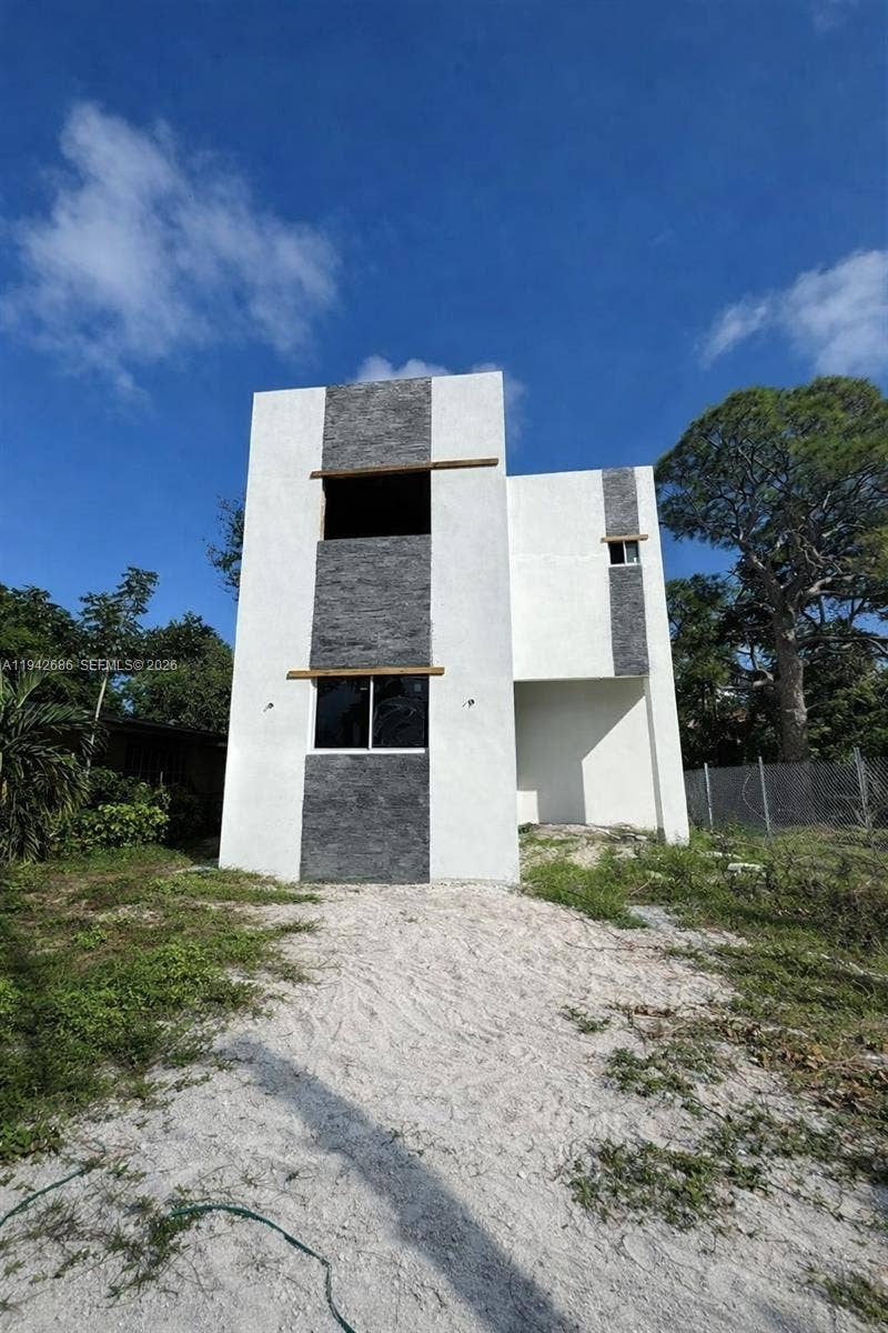 Property photo for 518 NW 13th Avenue, Fort Lauderdale, FL