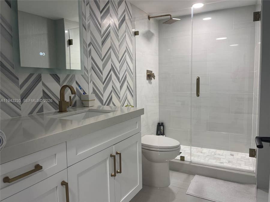 Property photo for 2555 Collins Avenue, #1409, Miami Beach, FL