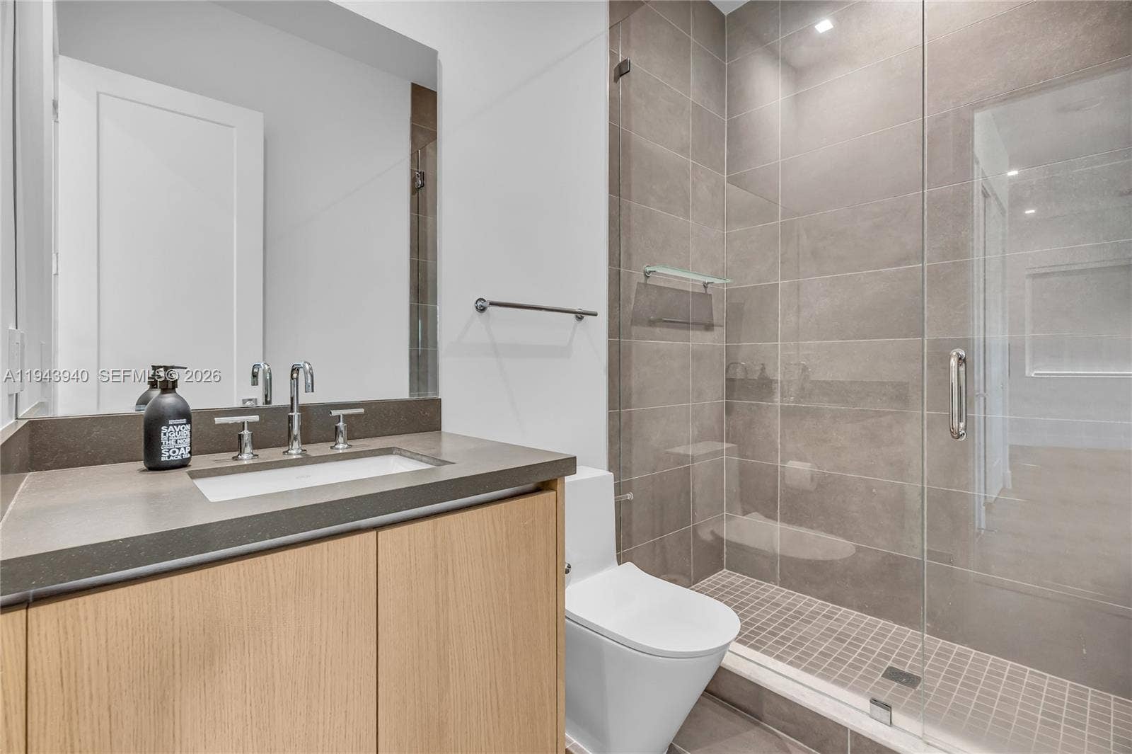 5765 SW 104th Terrace, Cooper City, FL 33328 En-suite