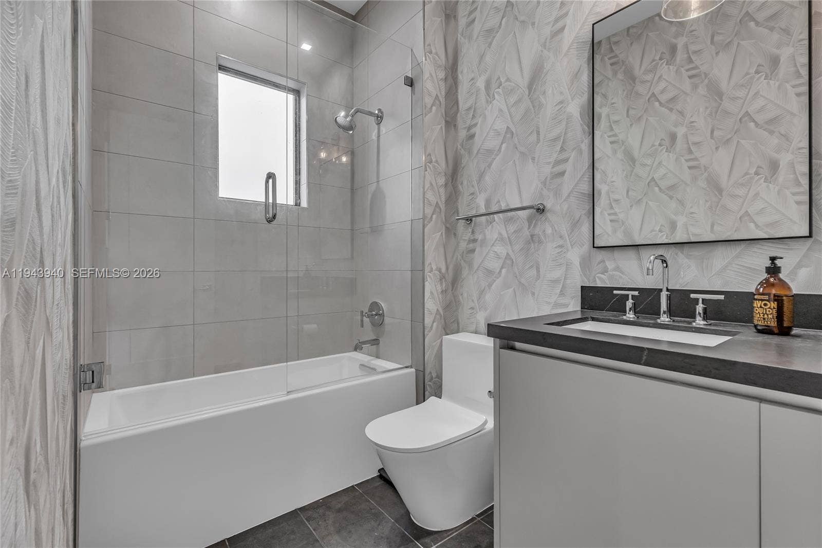 5765 SW 104th Terrace, Cooper City, FL 33328 En-suite