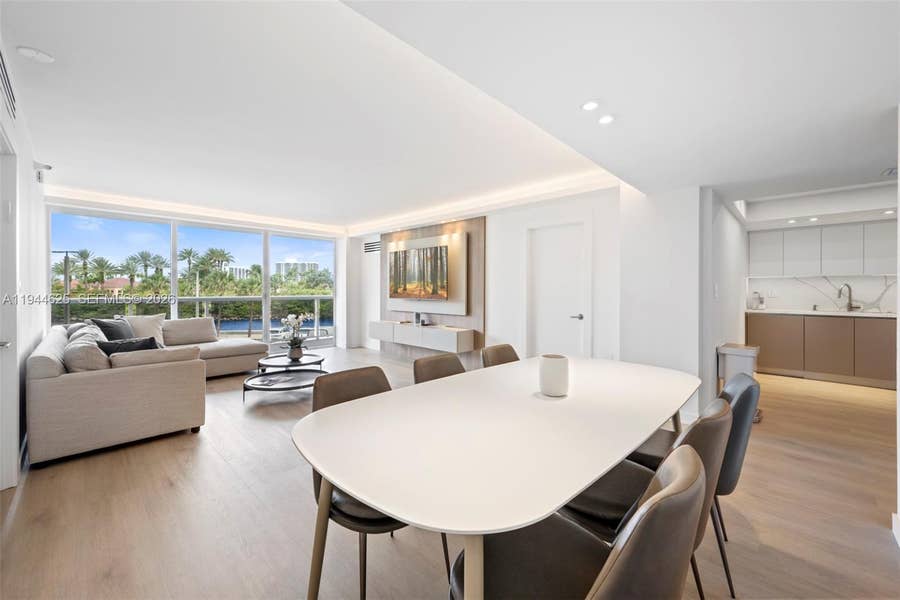 Property photo for 20505 E Country Club Drive, #231, Aventura, FL