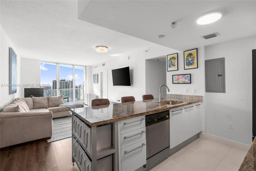 Property photo for 185 SW 7th Street, #2702, Miami, FL