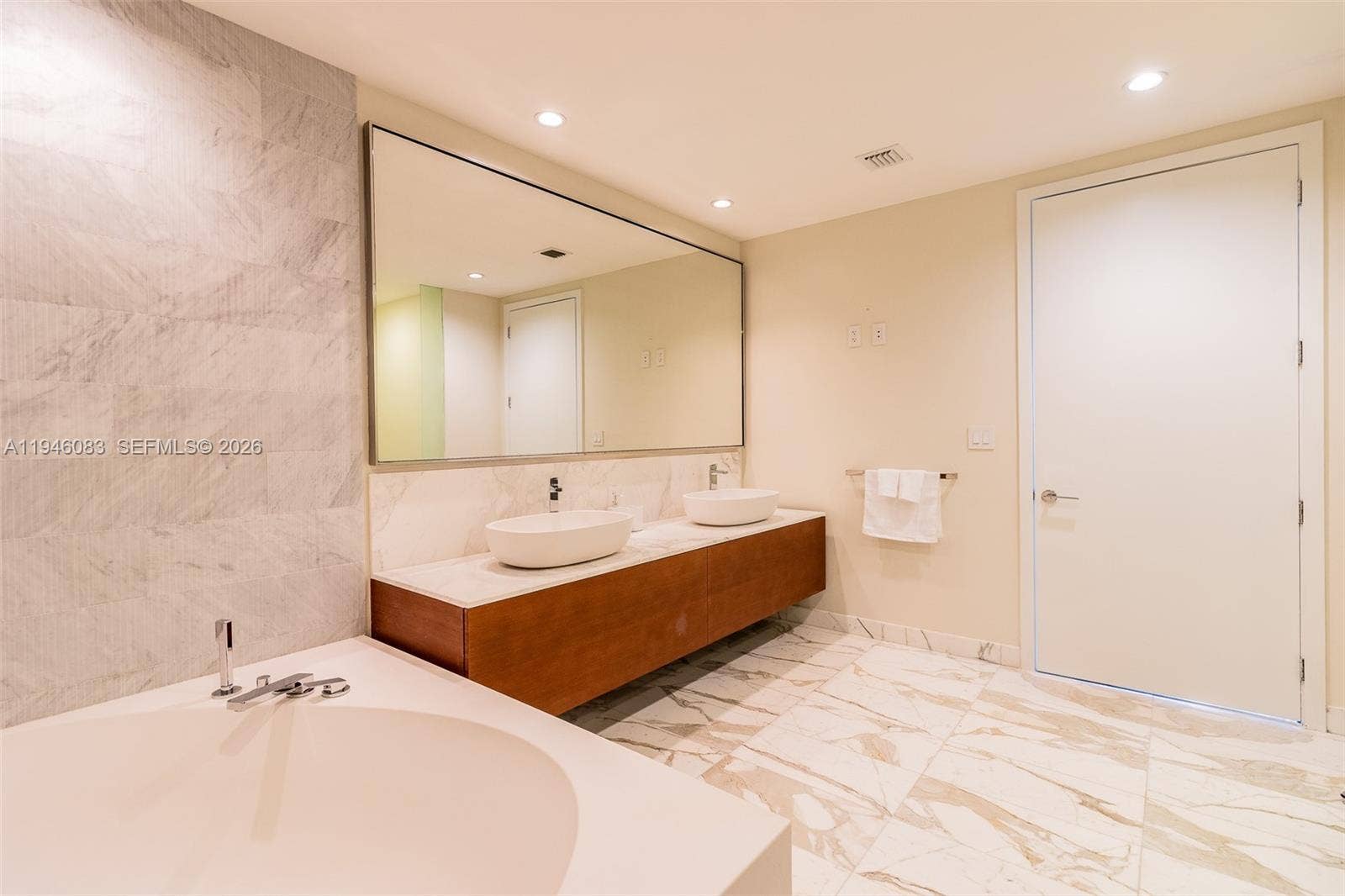 10203 Collins Avenue, #302, Bal Harbour, FL 33154 Photo 37
