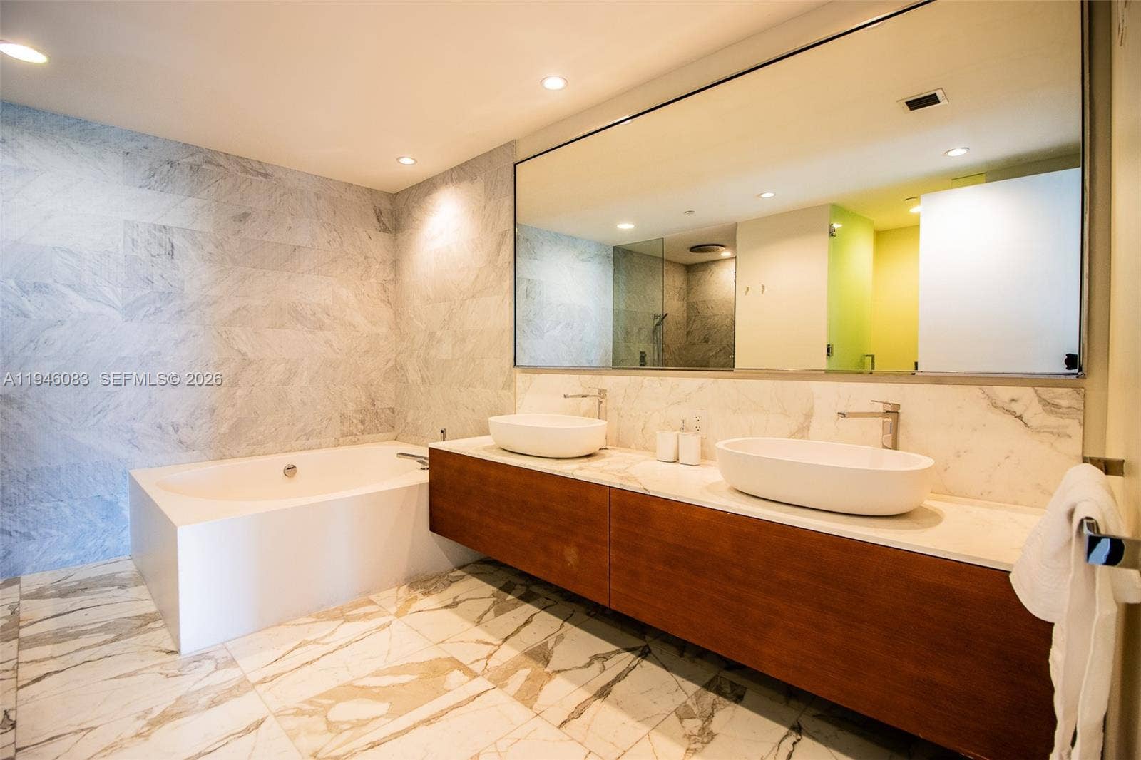 10203 Collins Avenue, #302, Bal Harbour, FL 33154 Photo 34