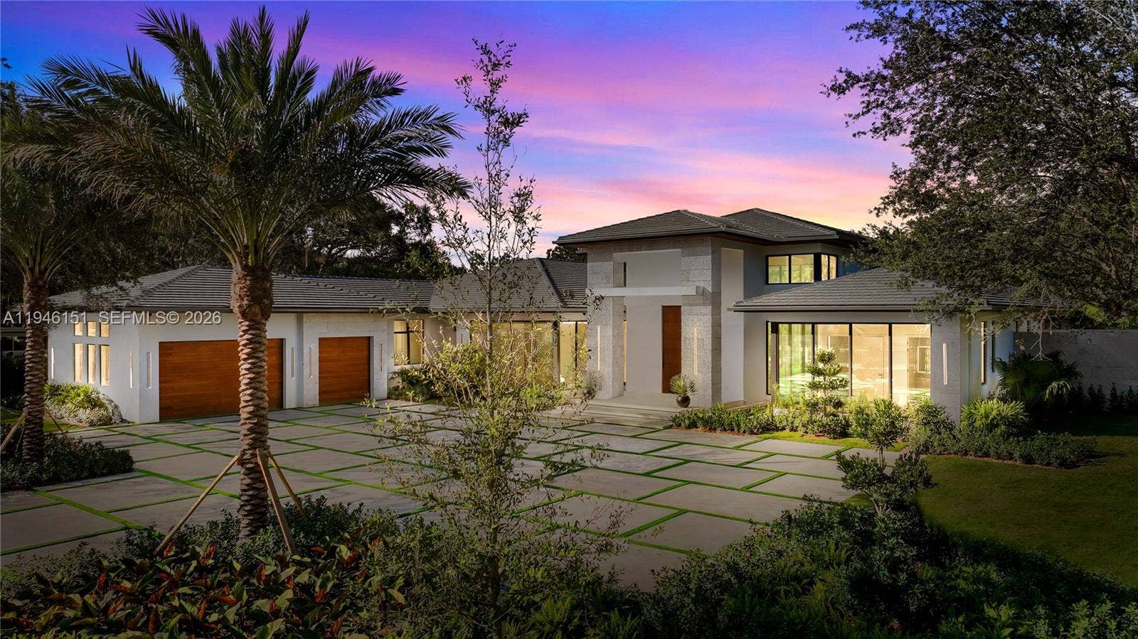 7725 SW 114th Street, Pinecrest, FL 33156 Twilight Front of Structure