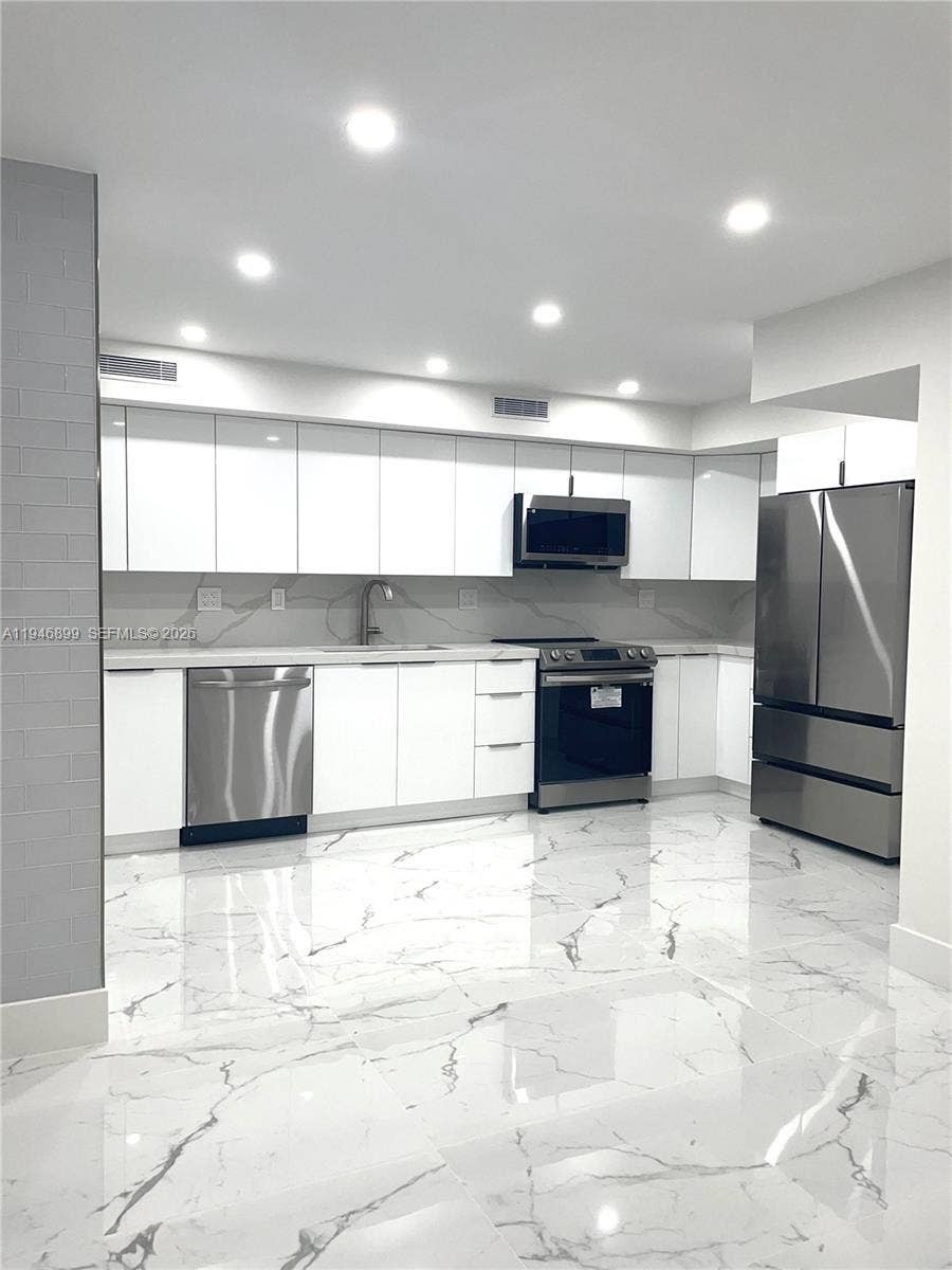 3430 Galt Ocean Drive, #908, Fort Lauderdale, FL 33308 Photo 8