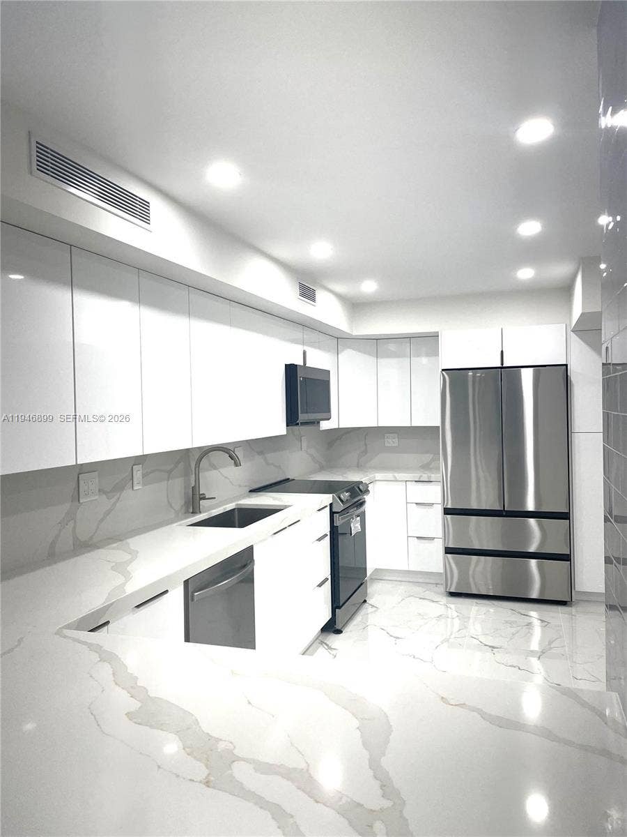3430 Galt Ocean Drive, #908, Fort Lauderdale, FL 33308 Photo 7
