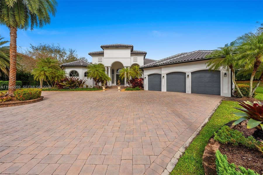 Property photo for 12401 N Stonebrook Circle, Davie, FL