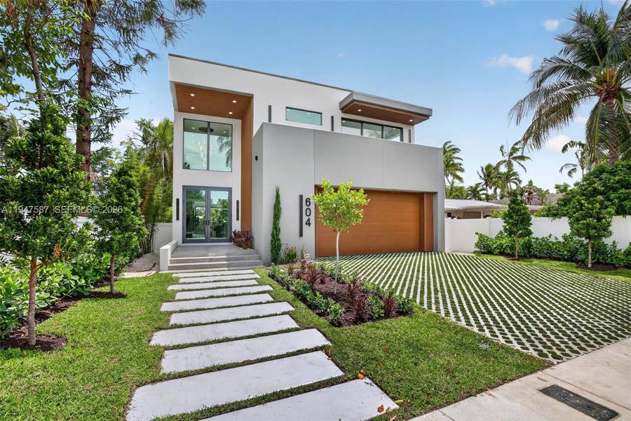 Property photo for 604 SW 7th Street, Fort Lauderdale, FL