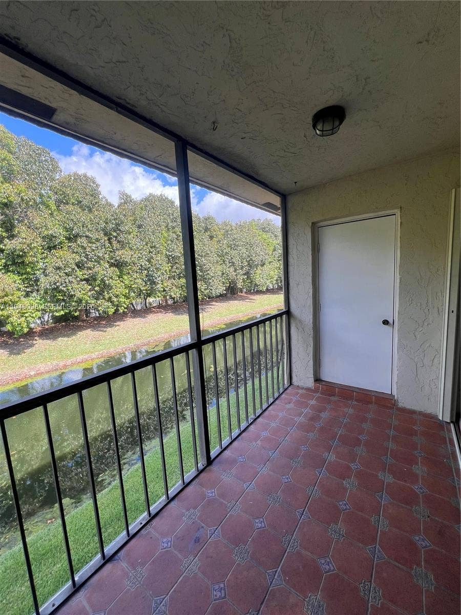 379 Lakeview Drive, #205, Weston, FL 33326 Photo 14