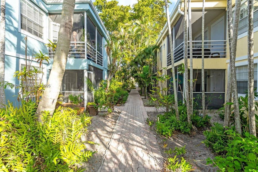 Property photo for 320 SE 10th Avenue, #D, Pompano Beach, FL