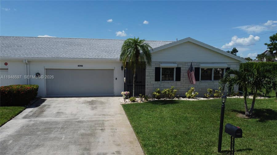 Property photo for 1527 Edgewater Circle, Fort Myers, FL