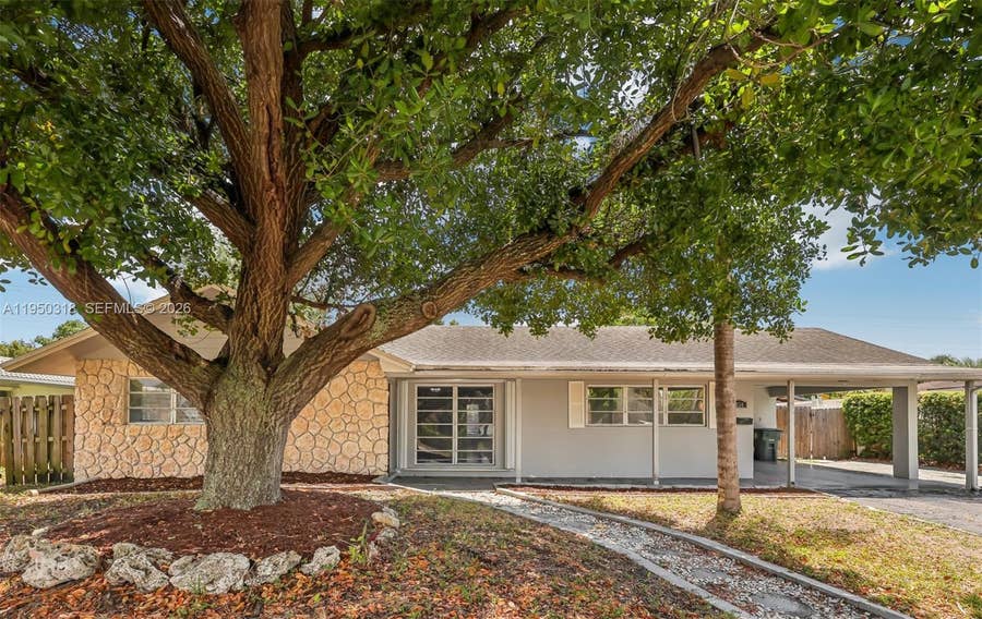 Property photo for 334 NW 12th Avenue, Boca Raton, FL