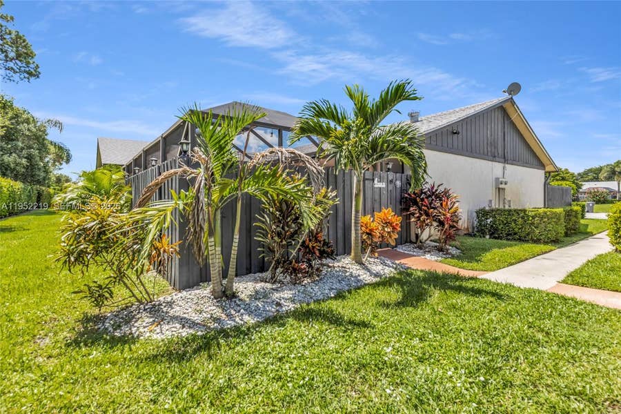 Property photo for 1050 Summit Trail Circle, #B, West Palm Beach, FL
