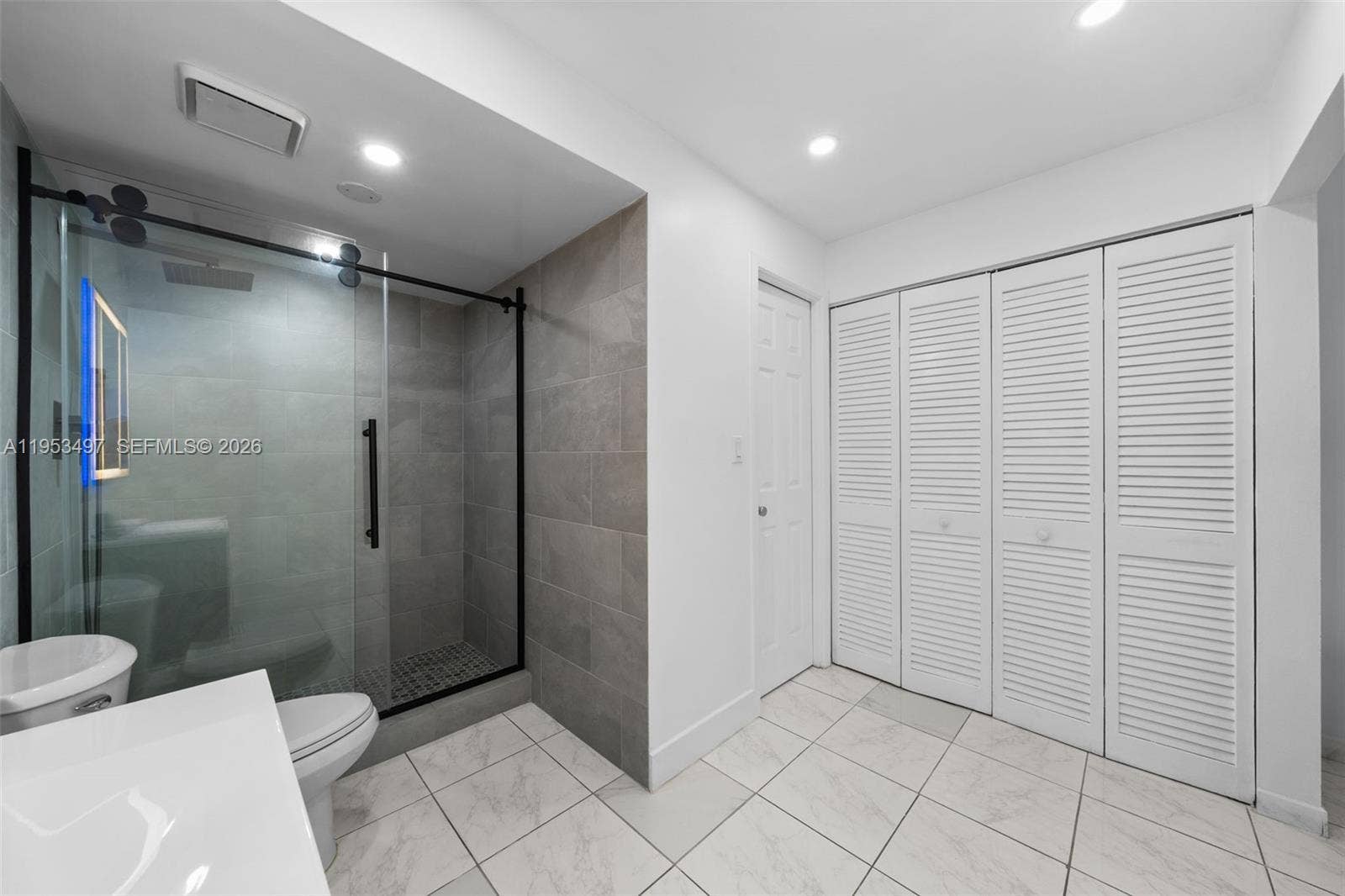 401 Golden Isles Drive, #304, Hallandale Beach, Hallandale Beach, FL 33009 Photo 13