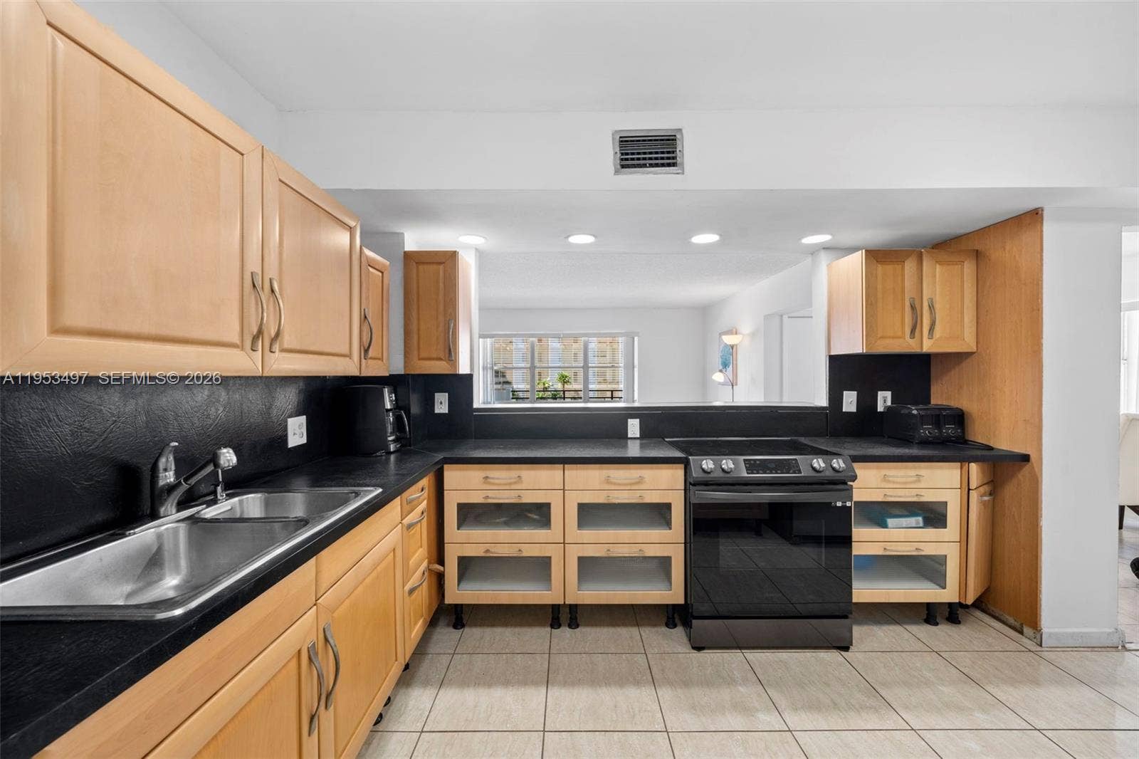 401 Golden Isles Drive, #304, Hallandale Beach, Hallandale Beach, FL 33009 Photo 16