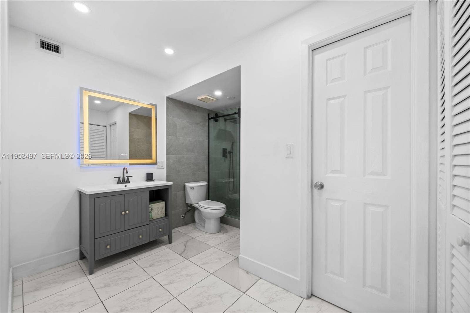 401 Golden Isles Drive, #304, Hallandale Beach, Hallandale Beach, FL 33009 Photo 14
