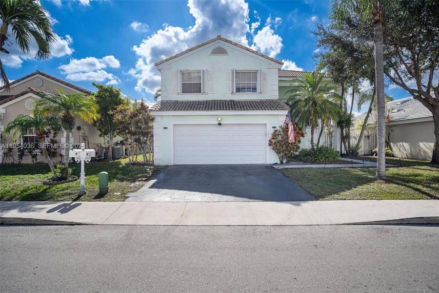 Property photo for 13930 Oak Ridge Drive, Davie, FL