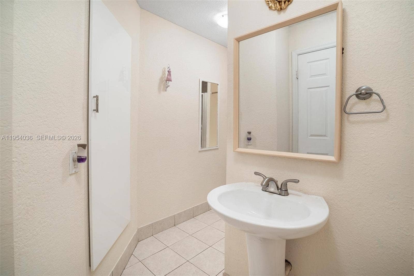 3rd Bathroom.