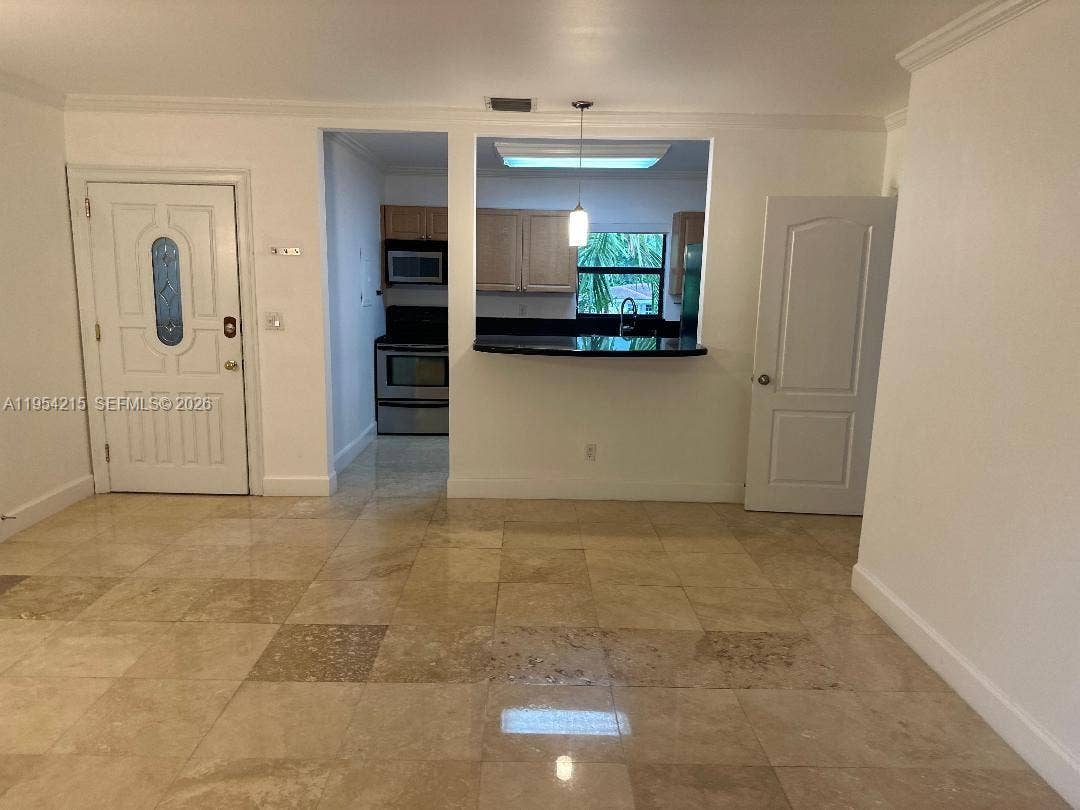 32 Camden Drive, #7, Bal Harbour, Bal Harbour, FL 33154 Photo 2