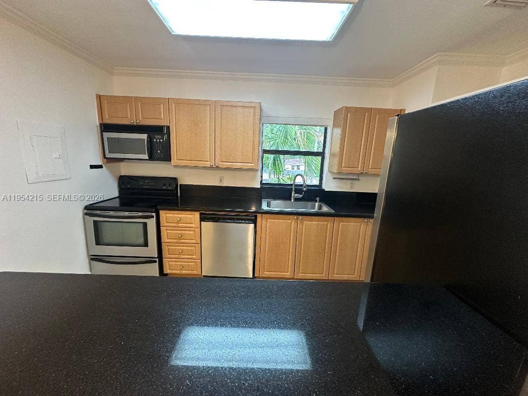 32 Camden Drive, #7, Bal Harbour, Bal Harbour, FL 33154 Photo 5