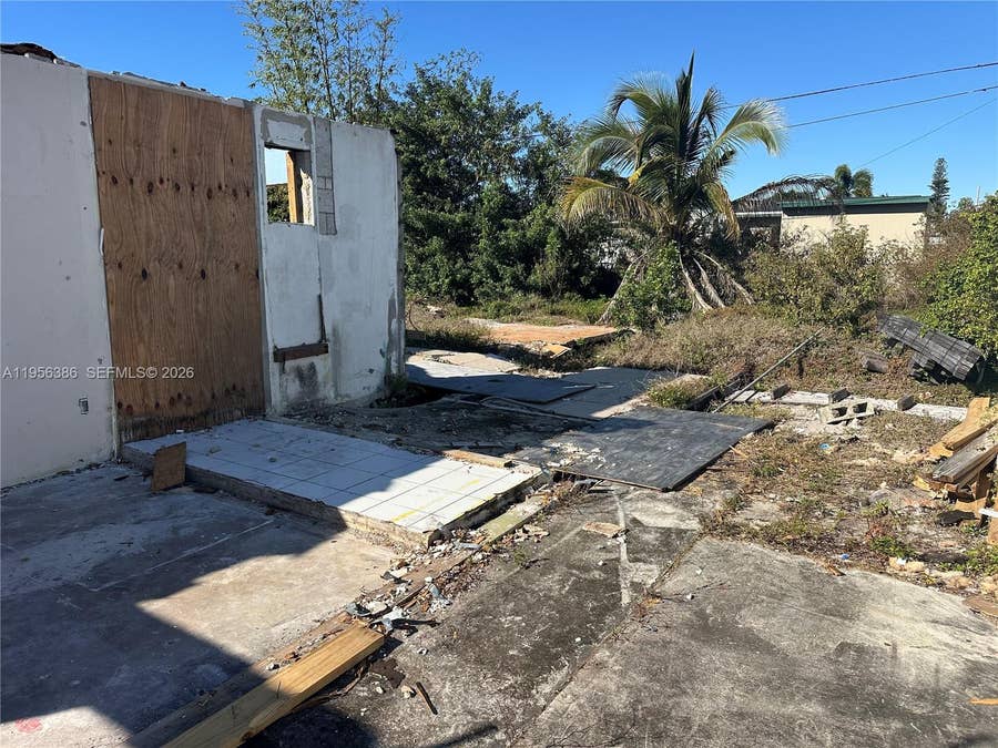 Property photo for 2101 SW 46th Avenue, Fort Lauderdale, FL