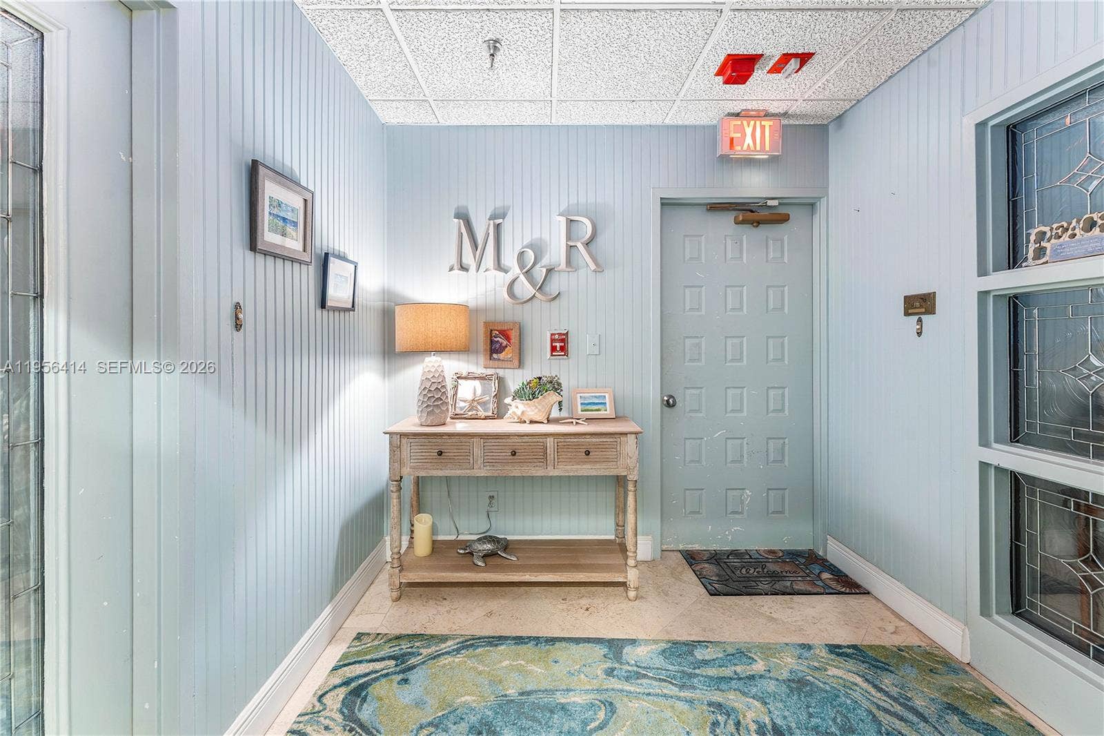 2nd floor entry foyer shared by one other unit