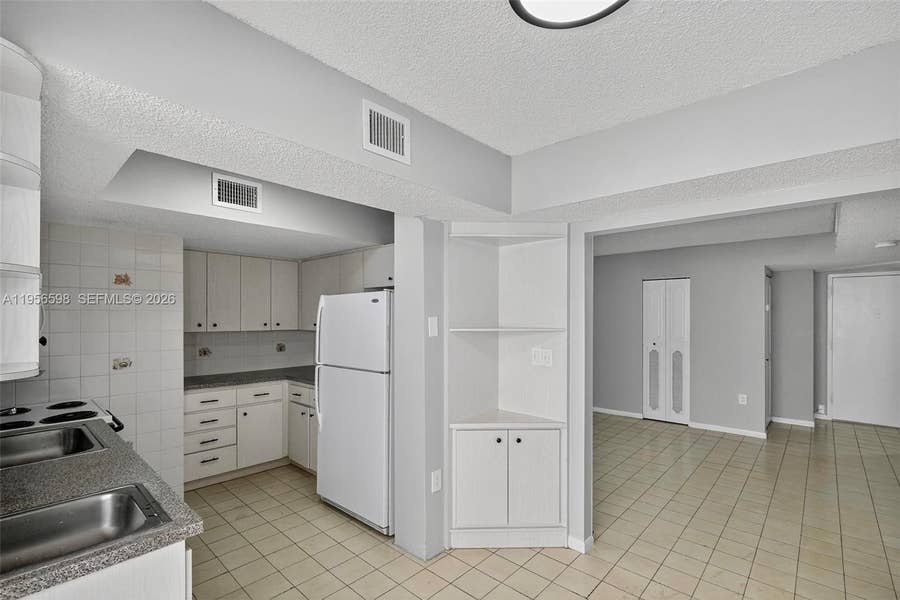 Property photo for 2924 Collins Avenue, #501, Miami Beach, FL
