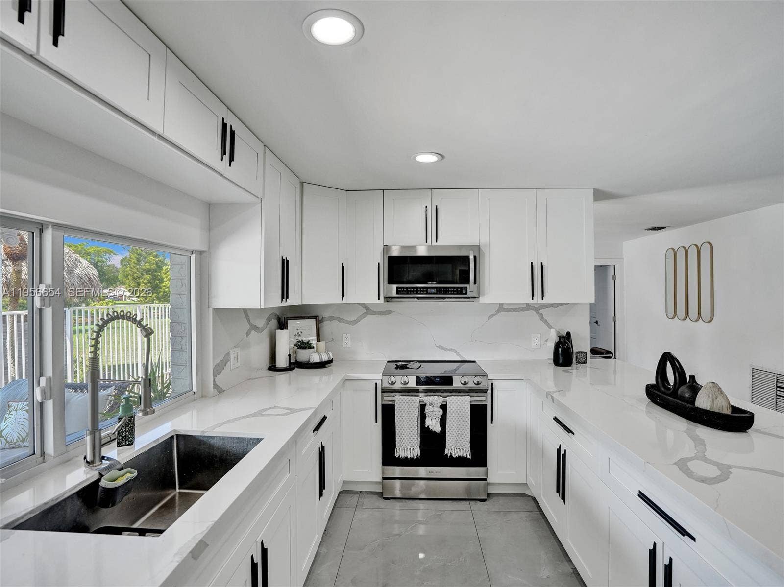 11824 SW 43rd Court, Davie, FL 33330 Photo 12