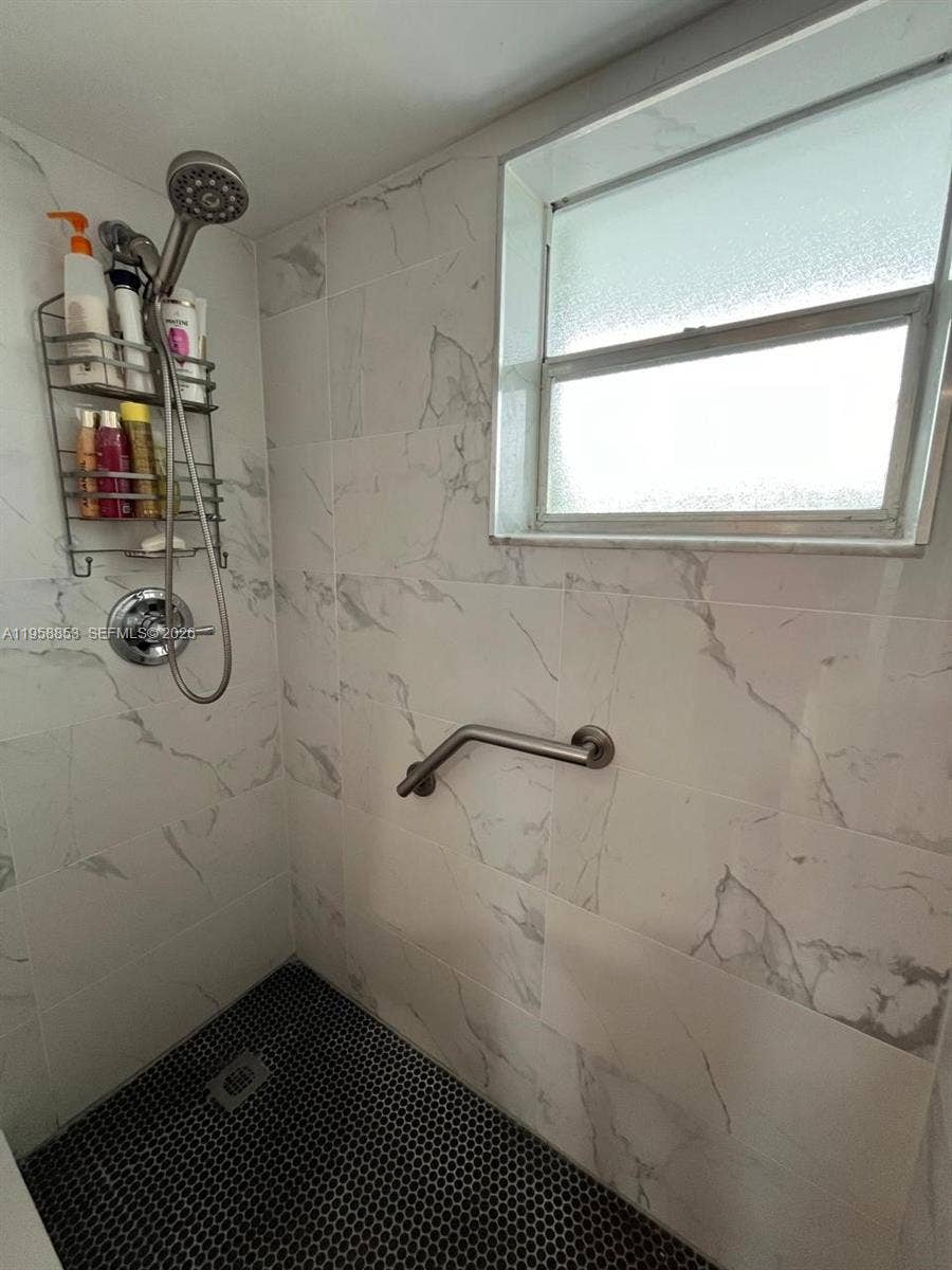masther bathroom