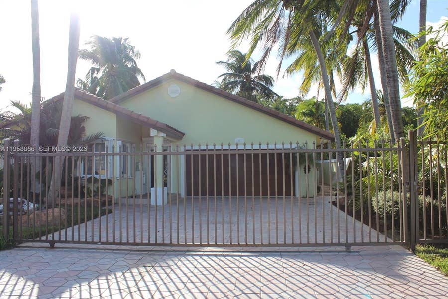 Property photo for 4465 SW 38th Terrace, Dania Beach, FL