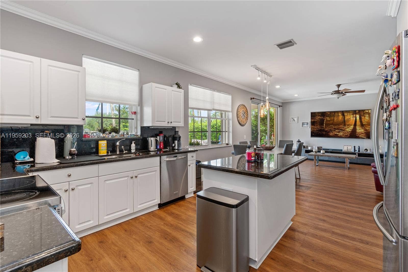 1095 Chenille Circle, Weston, FL 33327 Photo 8