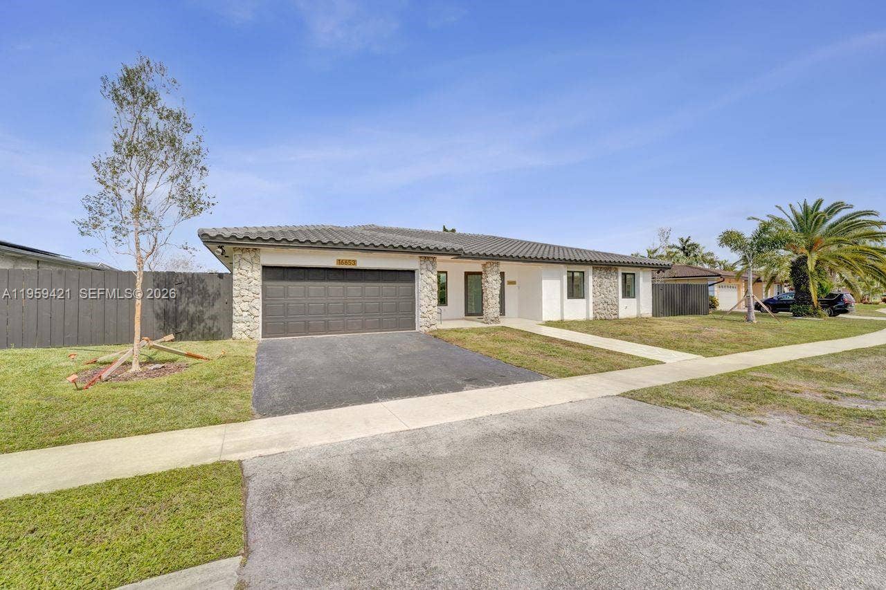 16653 Golfview Drive, Weston, FL 33326 Photo 3