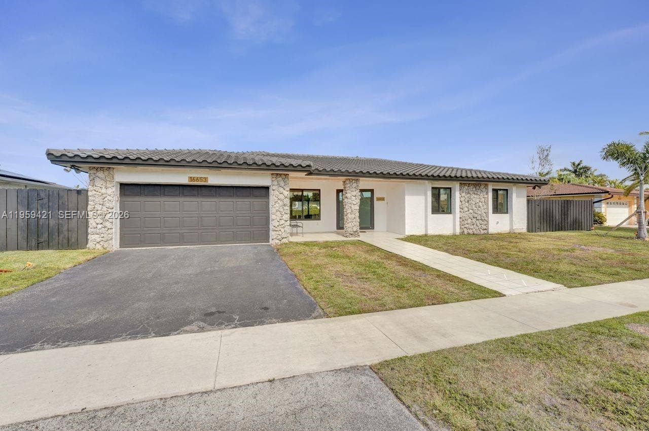 16653 Golfview Drive, Weston, FL 33326 Photo 4