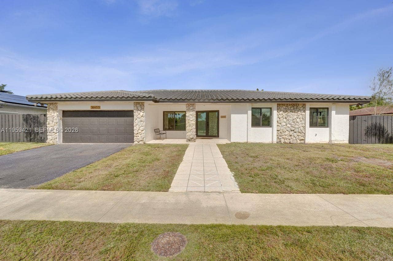 16653 Golfview Drive, Weston, FL 33326 Photo 5