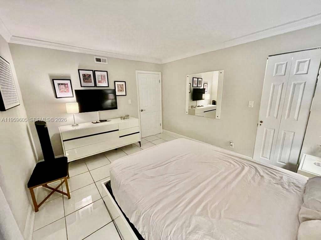 4800 Bayview Drive, #505, Fort Lauderdale, FL 33308 Photo 12
