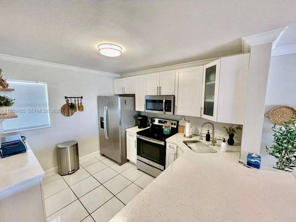 4800 Bayview Drive, #505, Fort Lauderdale, FL 33308 Photo 10