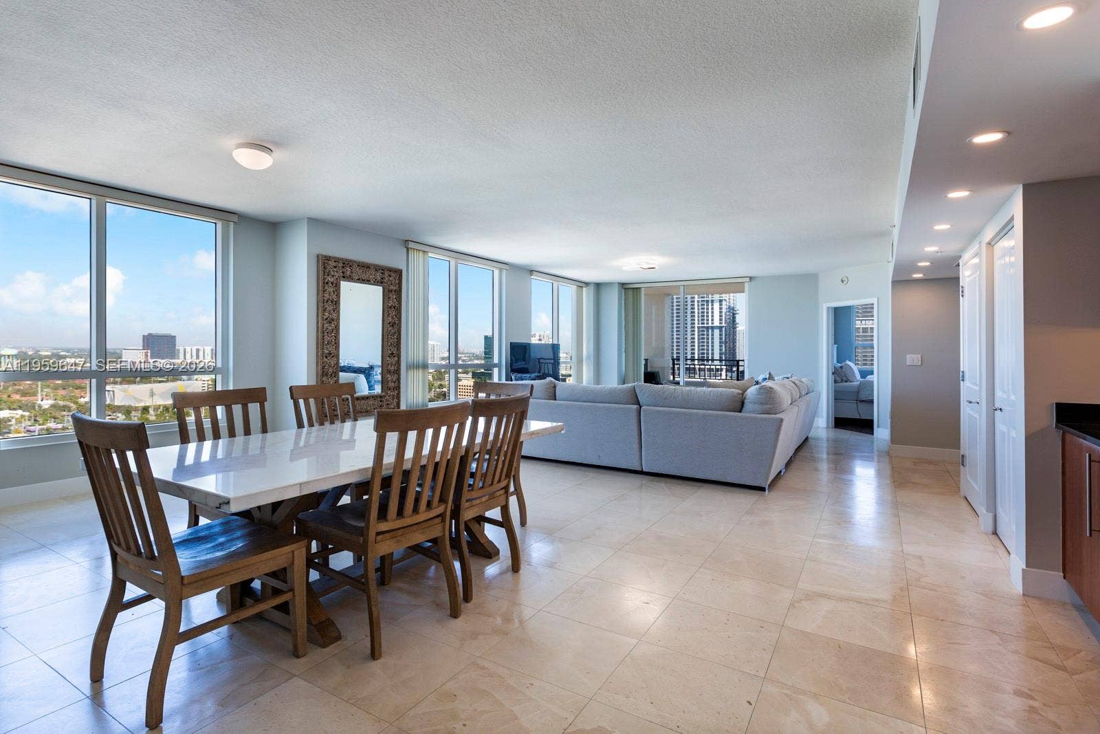 610 W Las Olas Boulevard, #2014N, Fort Lauderdale, FL 33312 Photo 2