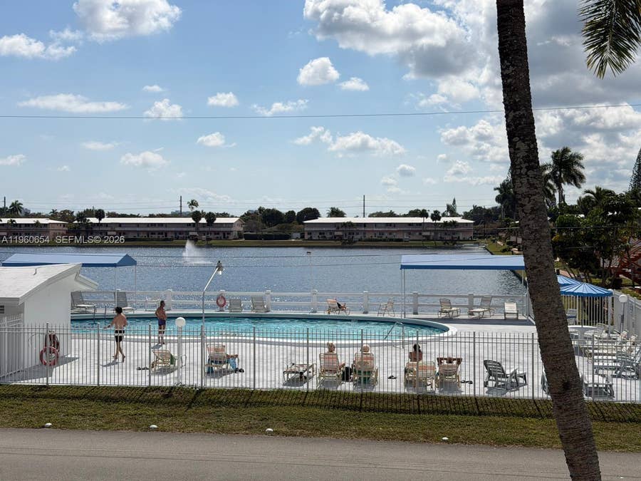 Property photo for 725 SW 11th Avenue, #17F, Hallandale Beach, FL
